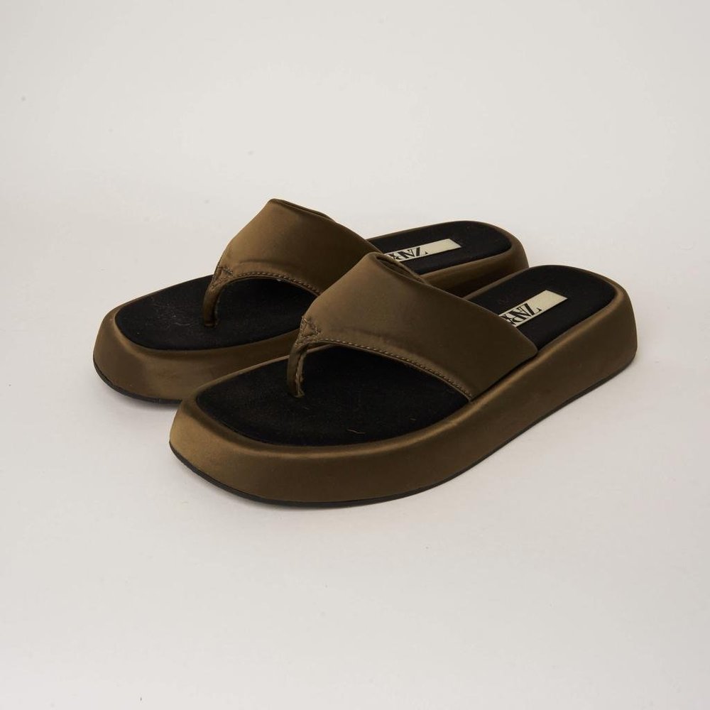 ZARA Green Satin Platform Flip Flop Size 40 Women